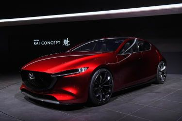 TOKYO, JAPONIA - 25 OCTOMBRIE: Conceptul Mazda Kai este expus la standul Mazda Motor Co în timpul Salonului Auto de la Tokyo de la Tokyo Big Sight pe 25 octombrie 2017 în Tokyo, Japonia.(Foto de Koki Nagahama