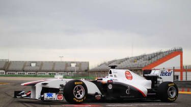 Chiński milioner kupuje cztery samochody F1 za kryptowalutę