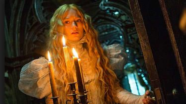 Crimson Peak: je del Torova hororová romance příliš stará škola?