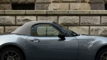 Ediția specială Mazda MX-5 R-Sport este nouă pentru 2020