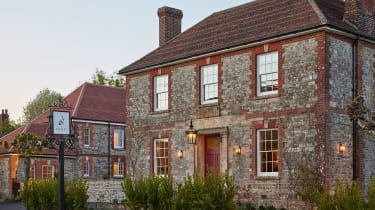 The Bradley Hare recension: Wiltshires omedelbara klassiker