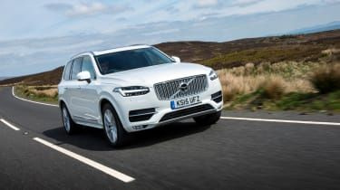 ボルボXC90SUV：価格、仕様、レビュー