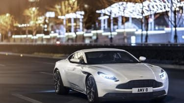 Recenzje Aston Martin DB11 V8: czy jest lepszy niż V12?