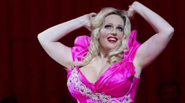 Anna Nicole - recenzii despre revivalizarea operei „flamboyante”.