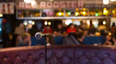 De beste restaurantene med levende musikk