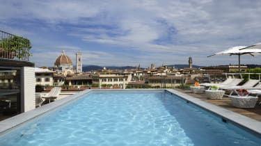 Wewnątrz nowo wyremontowanego Grand Hotelu Minerva . we Florencji