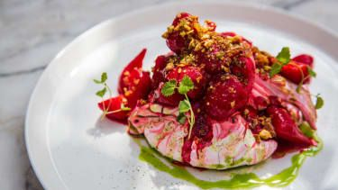 Mansikka pavlova
