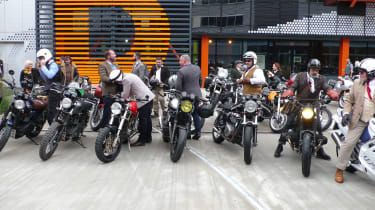Ездач на Tweedy: The Distinguished Gentleman's Ride