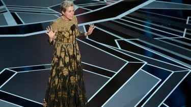 Co je to inkluzní jezdec a co tím Frances McDormand myslela na Oscarech?