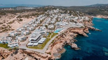 Преглед на 7Pines Resort Ibiza: хедонистичните дни отминаха, R&R е там, където е