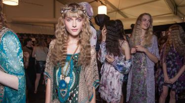 Μπείτε στον κόσμο της Anna Sui
