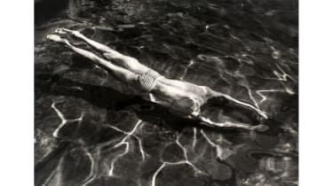 Se Elton Johns fotosamling på Tate Modern