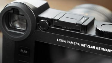 Recenzie Leica CL: un shooter clasic