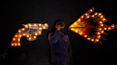 Lumière fantastique : Papi brille à Lights of Soho