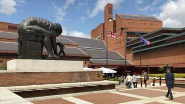 På gatan: Eduardo Paolozzi på Whitechapel Gallery