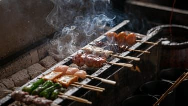 Yakitori fiind la grătar