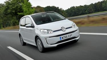 De billigste nye bilene å forsikre i Storbritannia 2019: VW Up!, Dacia Sandero og mer
