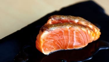 Sushi cu păstrăv la Maru