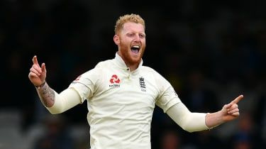 Popol sa šíri, keď si Ben Stokes všimol na Heathrow