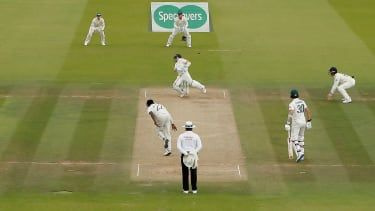 Englands bowler Jofra Archer fällde Steve Smith med en brutal studsare på Lord