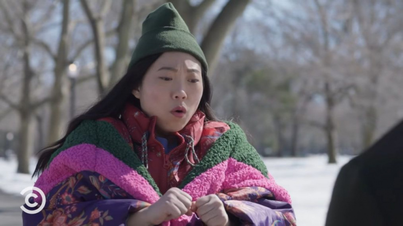 Awkwafina consigue un nuevo trabajo en el tráiler de la temporada 2 de 'Nora From Queens' (VIDEO)