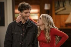 Roush apžvalga: Annaleigh Ashford šviečia bičiulių komedijoje