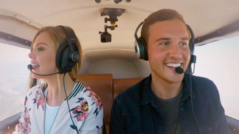 Qual companhia aérea Peter From 'The Bachelorette' 2019 voa?