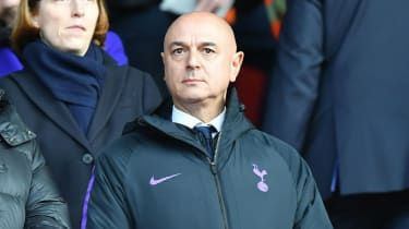 Dagens bagsider: Spurs-formand Daniel Levy fører krig og Man Utd holder øje med Matthijs de Ligt