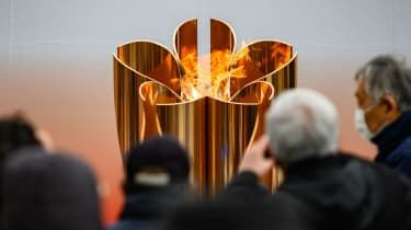 Den olympiske ilden i Tokyo 2020 vises i Ofunato, Iwate prefektur i Japan