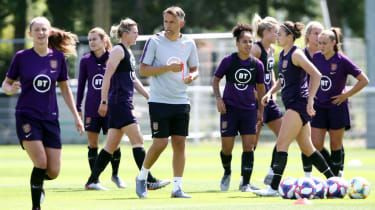 Anglie Phila Nevilla postoupila do semifinále Mistrovství světa ve fotbale žen 2019