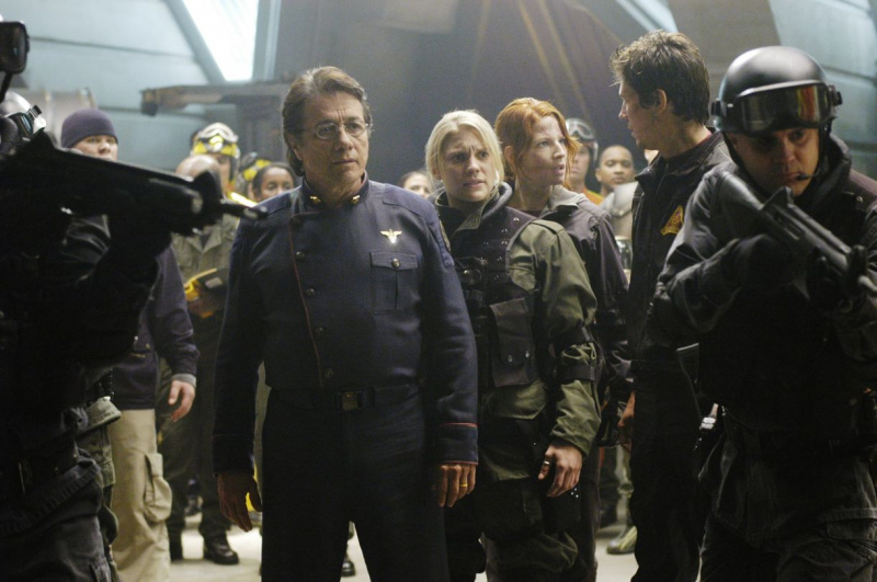 Battlestar Galactica (2004)