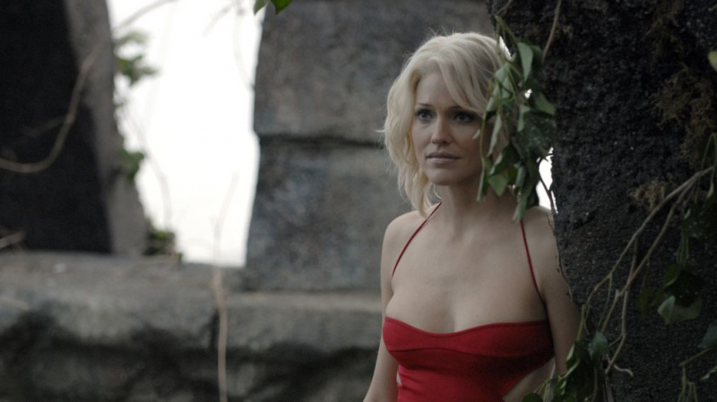 Tricia Helfer talar om podcast, vändningar och 15 års Battlestar Galactica