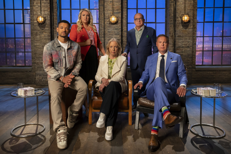   Touker Suleyman, Sara Davies, Deborah Meaden, Steven Bartlett et Peter Jones dans Dragons' Den