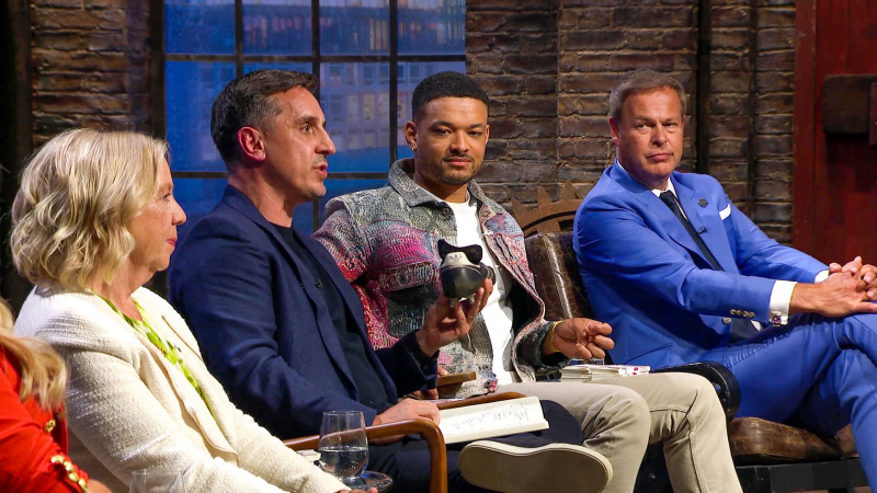   Deborah, Gary, Steven et Peter dans Dragons' Den