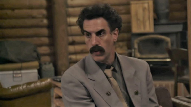 “Borat” pārtrauc Maika Pensa runu Amazones turpinājuma reklāmkadros (VIDEO)