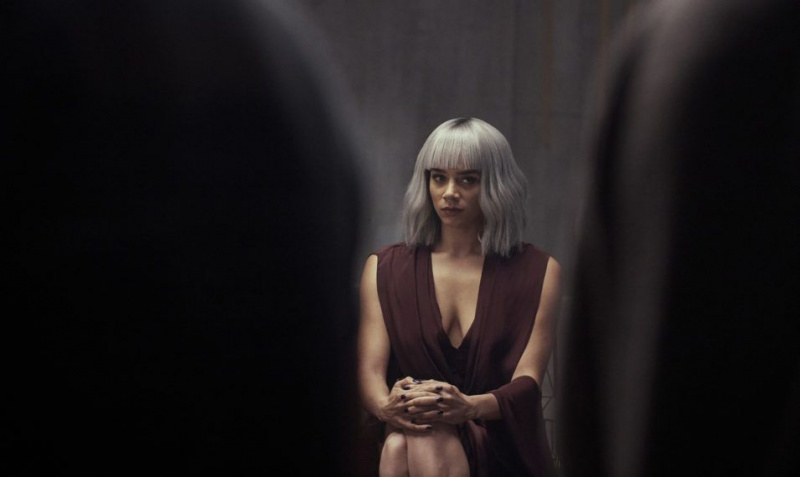 Hannah John-Kamen i Brave New World Episode 5