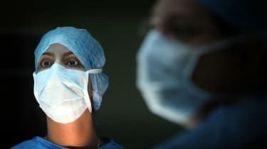 NHS s-ar putea confrunta cu o penurie cronică de medici și asistente după Brexit
