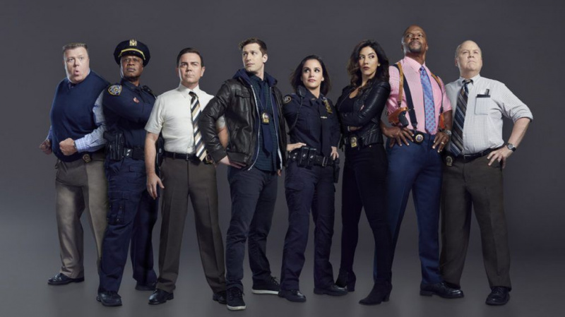 'Brooklyn Nine-Nines Cast & Showrunner donerar $ 100 000 till borgenfonder