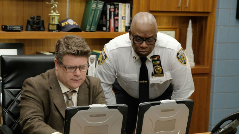 En datakatastrofe ødelegger distriktet på 'Brooklyn Nine-Nine' (RECAP)
