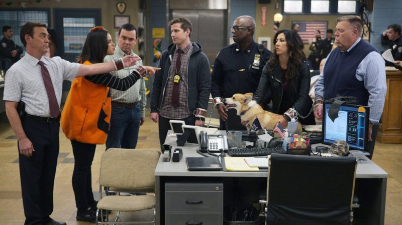 Clasificación de los atracos de Halloween de ‘Brooklyn Nine-Nine’ antes de la temporada final (ENCUESTA)