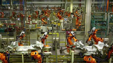 Roboty na pracovisku môžu znížiť dôchodkový vek, hovorí TUC