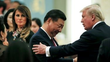 Donald Trump sa teší, keď rast čínskeho HDP spomaľuje na 27-ročné minimum