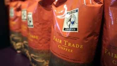 Fairtrade predaj stúpa, pretože Co-op sa pripravuje na používanie iba etického kakaa