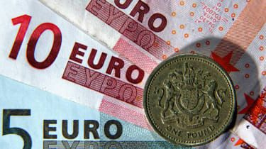 Hvorfor du ikke bør la kjøpe utenlandsk valuta til siste minutt