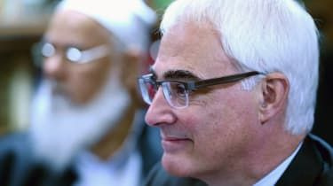 Lord Darling: 'Hälytyskellot soivat Ison-Britannian taloudelle'