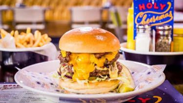 Reťazec s hamburgermi Byronovu imigračnú reakciu