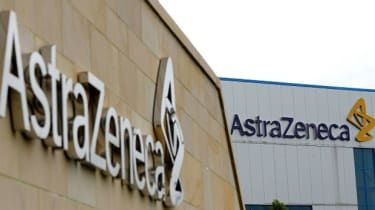 „AstraZeneca“ atmeta „galutinį“ 69 mlrd. svarų sterlingų pasiūlymą iš „Pfizer“.