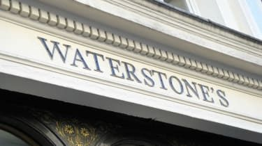 „Waterstones“ pelno grįžęs prie „senamadiškos knygų pardavimo“