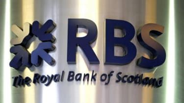 RBS vypláca 576 miliónov libier na bonusoch napriek tomu, že utrpela stratu 8,2 miliardy libier