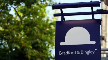 Правителството продава заеми на Bradford & Bingley на стойност 12 милиарда британски лири